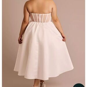 White A-line Strapless Wedding Dress for Bride